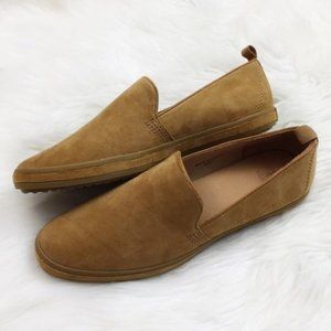 BILL BLASS NWT Suede Slip On Sneaker